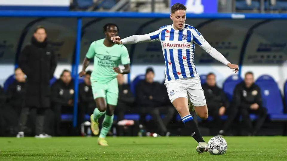 逼迫对手在 逼迫对手在